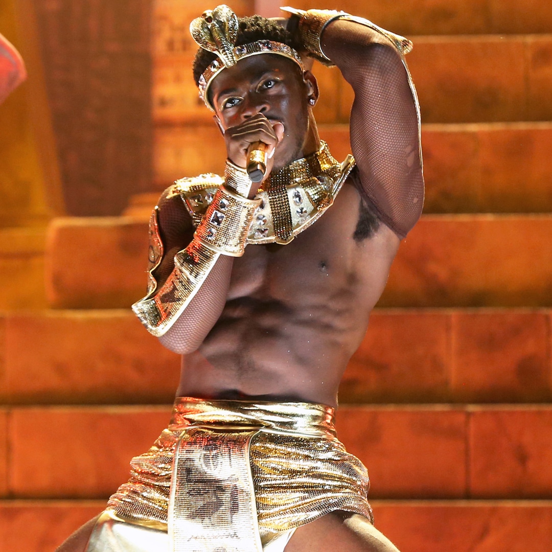 wallpapers Bet Awards 2021 Lil Nas X https newsconcerns com lil nas x fires back at criticism over bet awards kiss
